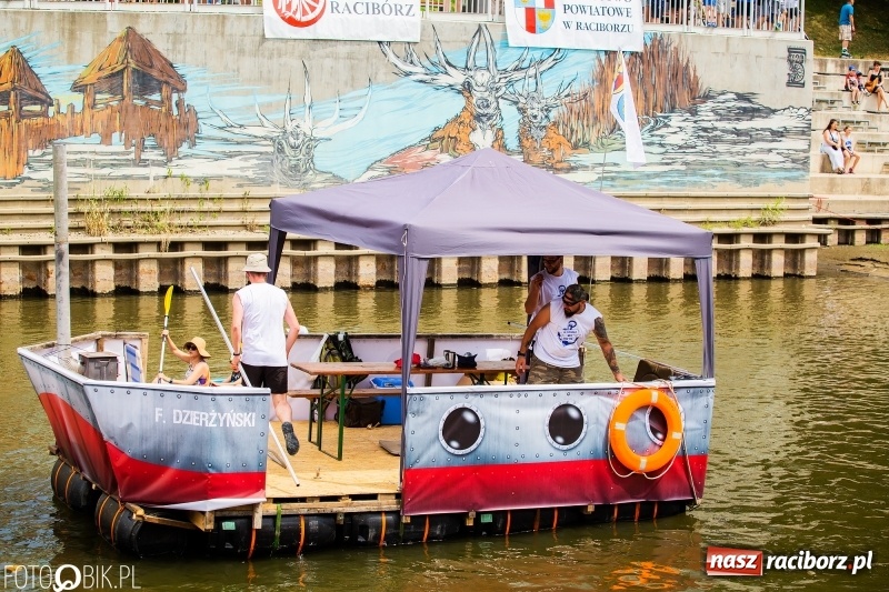 Zdjęcie w galerii na portalu naszraciborz.pl: Morsy spacerkiem, reszta powiosłuje albo włączy silniki. Skąd ruszy 22. Pływadło? wiadomości z regionu