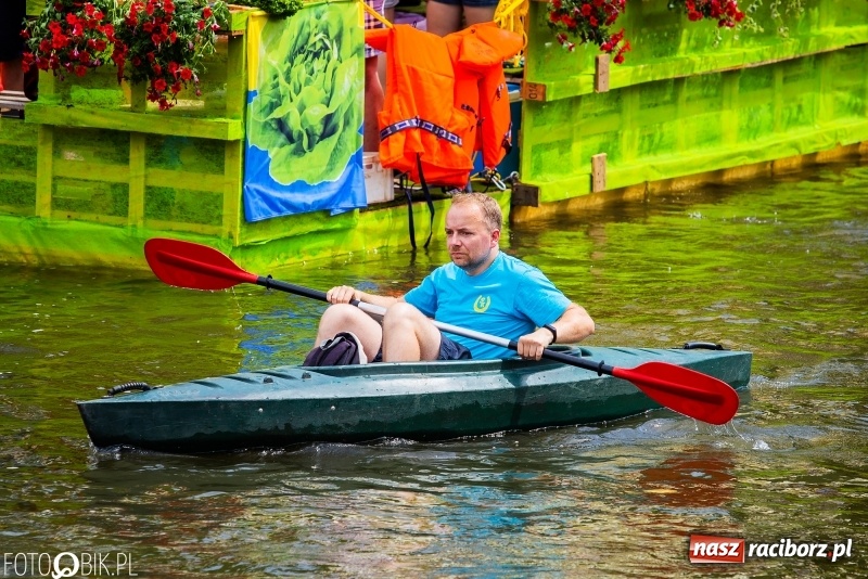 Zdjęcie w galerii na portalu naszraciborz.pl: Morsy spacerkiem, reszta powiosłuje albo włączy silniki. Skąd ruszy 22. Pływadło? wiadomości z regionu