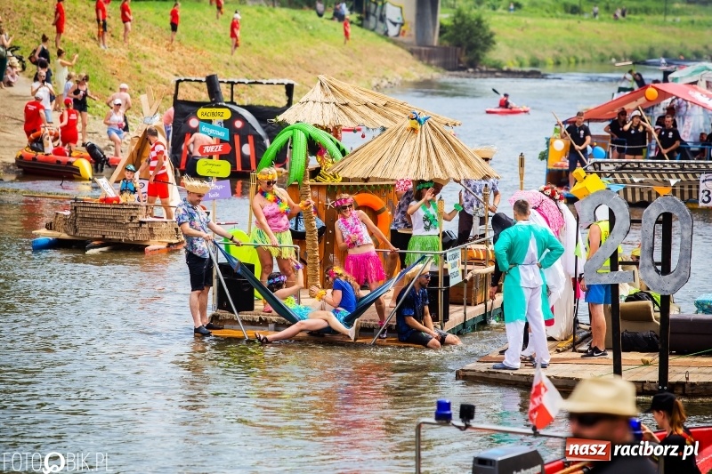 Zdjęcie w galerii na portalu naszraciborz.pl: Morsy spacerkiem, reszta powiosłuje albo włączy silniki. Skąd ruszy 22. Pływadło? wiadomości z regionu