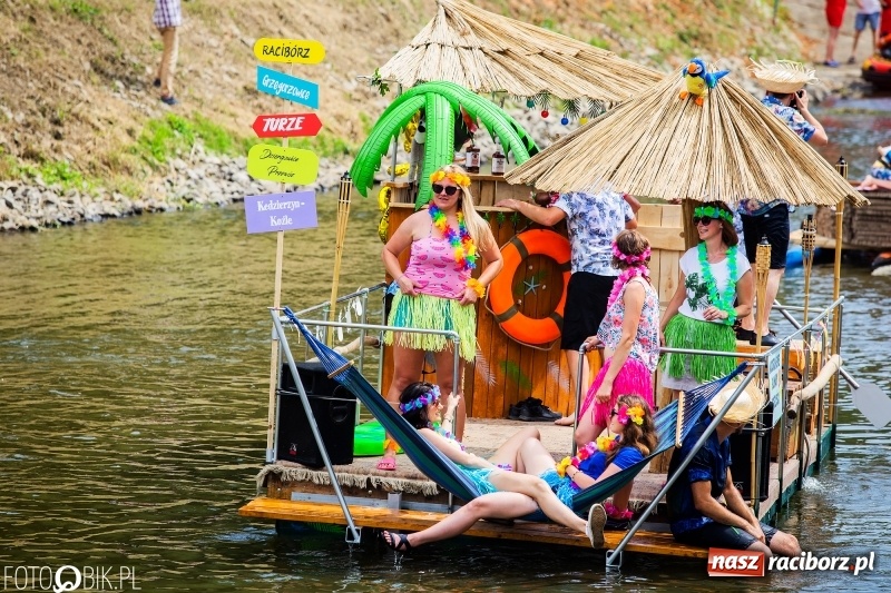 Zdjęcie w galerii na portalu naszraciborz.pl: Morsy spacerkiem, reszta powiosłuje albo włączy silniki. Skąd ruszy 22. Pływadło? wiadomości z regionu