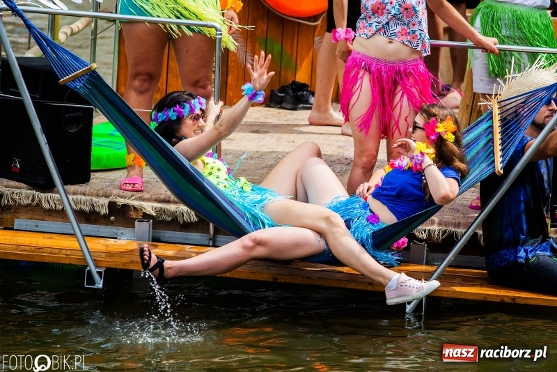 Zdjęcie w galerii na portalu naszraciborz.pl: Morsy spacerkiem, reszta powiosłuje albo włączy silniki. Skąd ruszy 22. Pływadło? wiadomości z regionu