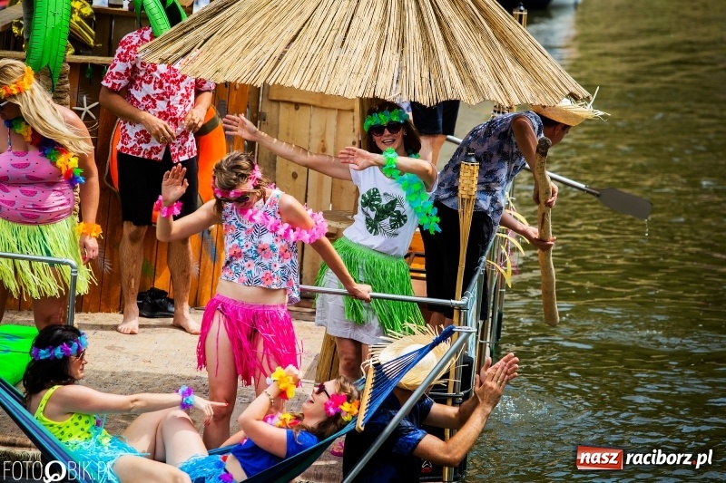 Zdjęcie w galerii na portalu naszraciborz.pl: Morsy spacerkiem, reszta powiosłuje albo włączy silniki. Skąd ruszy 22. Pływadło? wiadomości z regionu