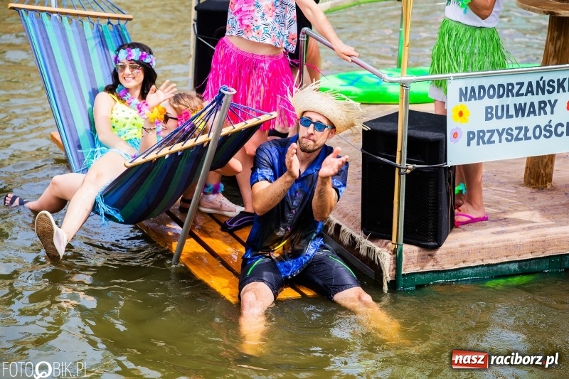 Zdjęcie w galerii na portalu naszraciborz.pl: Morsy spacerkiem, reszta powiosłuje albo włączy silniki. Skąd ruszy 22. Pływadło? wiadomości z regionu