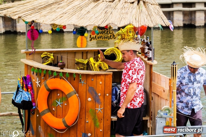 Zdjęcie w galerii na portalu naszraciborz.pl: Morsy spacerkiem, reszta powiosłuje albo włączy silniki. Skąd ruszy 22. Pływadło? wiadomości z regionu