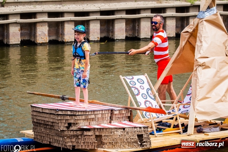 Zdjęcie w galerii na portalu naszraciborz.pl: Morsy spacerkiem, reszta powiosłuje albo włączy silniki. Skąd ruszy 22. Pływadło? wiadomości z regionu