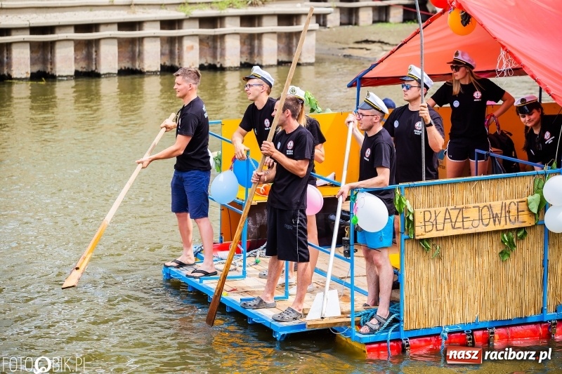 Zdjęcie w galerii na portalu naszraciborz.pl: Morsy spacerkiem, reszta powiosłuje albo włączy silniki. Skąd ruszy 22. Pływadło? wiadomości z regionu
