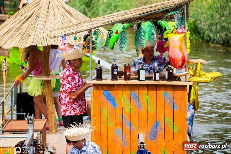 Zdjęcie w galerii na portalu naszraciborz.pl: Morsy spacerkiem, reszta powiosłuje albo włączy silniki. Skąd ruszy 22. Pływadło? wiadomości z regionu