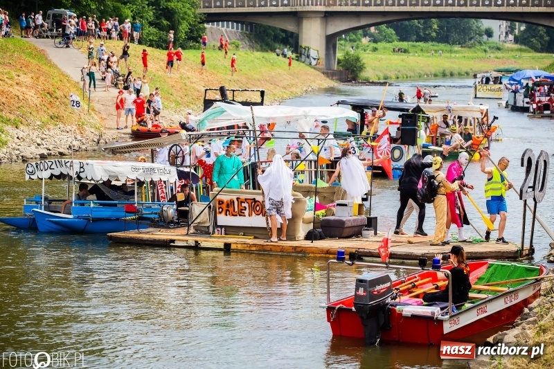 Zdjęcie w galerii na portalu naszraciborz.pl: Morsy spacerkiem, reszta powiosłuje albo włączy silniki. Skąd ruszy 22. Pływadło? wiadomości z regionu