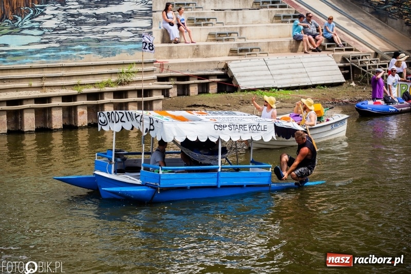 Zdjęcie w galerii na portalu naszraciborz.pl: Morsy spacerkiem, reszta powiosłuje albo włączy silniki. Skąd ruszy 22. Pływadło? wiadomości z regionu
