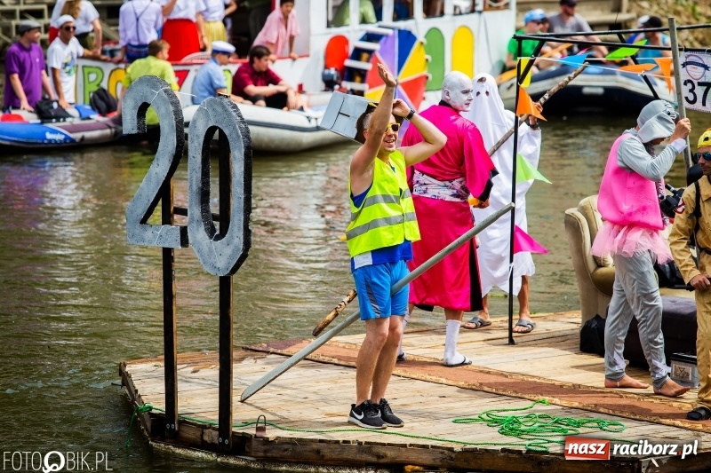 Zdjęcie w galerii na portalu naszraciborz.pl: Morsy spacerkiem, reszta powiosłuje albo włączy silniki. Skąd ruszy 22. Pływadło? wiadomości z regionu