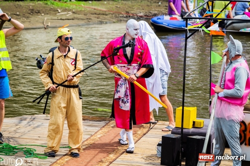 Zdjęcie w galerii na portalu naszraciborz.pl: Morsy spacerkiem, reszta powiosłuje albo włączy silniki. Skąd ruszy 22. Pływadło? wiadomości z regionu
