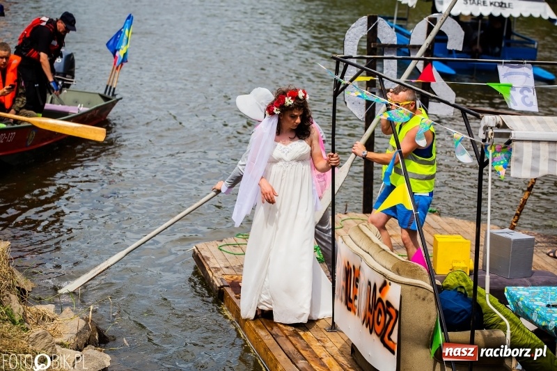 Zdjęcie w galerii na portalu naszraciborz.pl: Morsy spacerkiem, reszta powiosłuje albo włączy silniki. Skąd ruszy 22. Pływadło? wiadomości z regionu