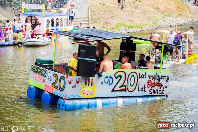 Zdjęcie w galerii na portalu naszraciborz.pl: Morsy spacerkiem, reszta powiosłuje albo włączy silniki. Skąd ruszy 22. Pływadło? wiadomości z regionu