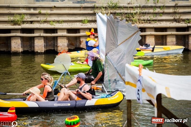 Zdjęcie w galerii na portalu naszraciborz.pl: Morsy spacerkiem, reszta powiosłuje albo włączy silniki. Skąd ruszy 22. Pływadło? wiadomości z regionu