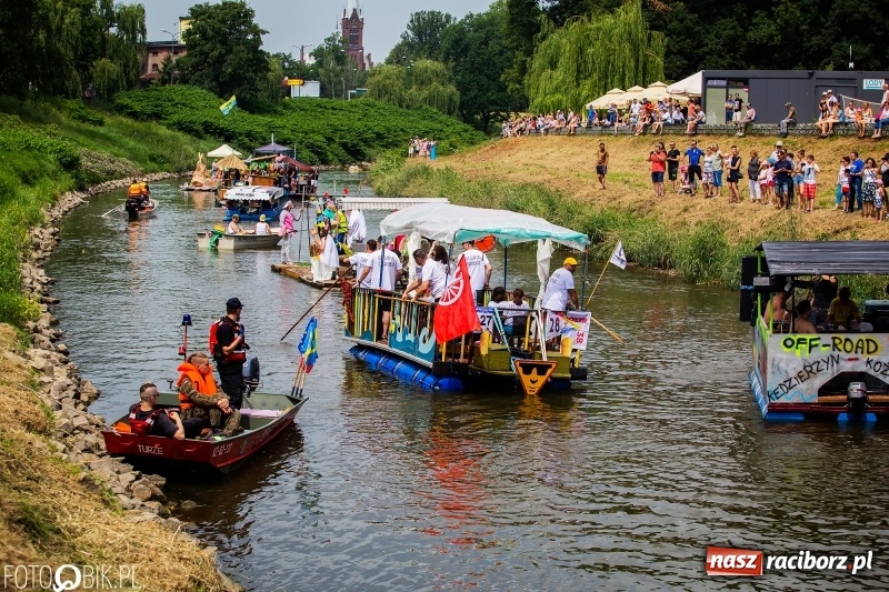 Zdjęcie w galerii na portalu naszraciborz.pl: Morsy spacerkiem, reszta powiosłuje albo włączy silniki. Skąd ruszy 22. Pływadło? wiadomości z regionu