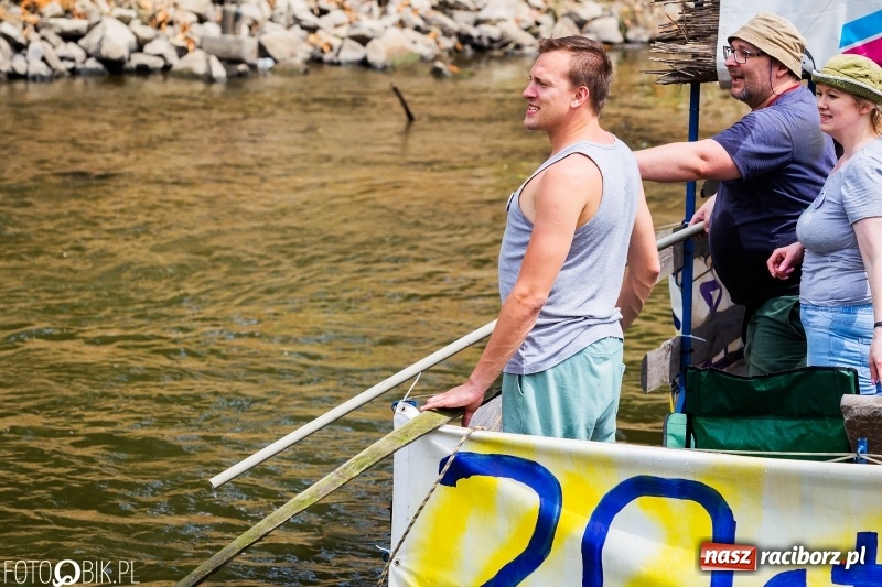 Zdjęcie w galerii na portalu naszraciborz.pl: Morsy spacerkiem, reszta powiosłuje albo włączy silniki. Skąd ruszy 22. Pływadło? wiadomości z regionu