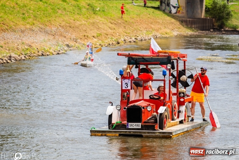 Zdjęcie w galerii na portalu naszraciborz.pl: Morsy spacerkiem, reszta powiosłuje albo włączy silniki. Skąd ruszy 22. Pływadło? wiadomości z regionu