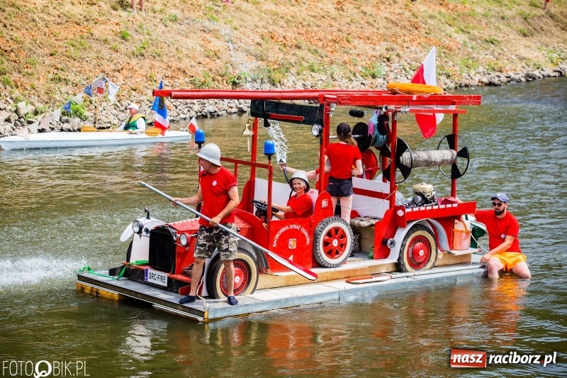 Zdjęcie w galerii na portalu naszraciborz.pl: Morsy spacerkiem, reszta powiosłuje albo włączy silniki. Skąd ruszy 22. Pływadło? wiadomości z regionu