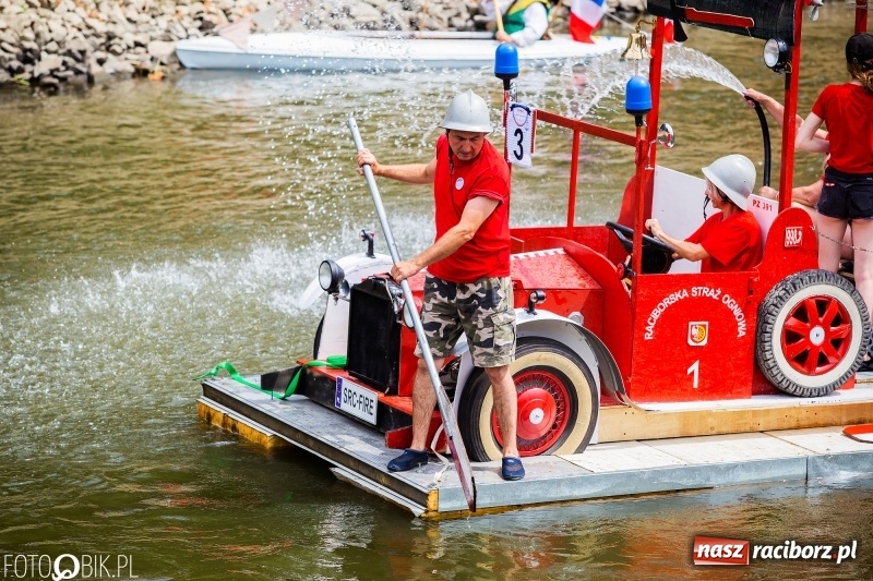 Zdjęcie w galerii na portalu naszraciborz.pl: Morsy spacerkiem, reszta powiosłuje albo włączy silniki. Skąd ruszy 22. Pływadło? wiadomości z regionu