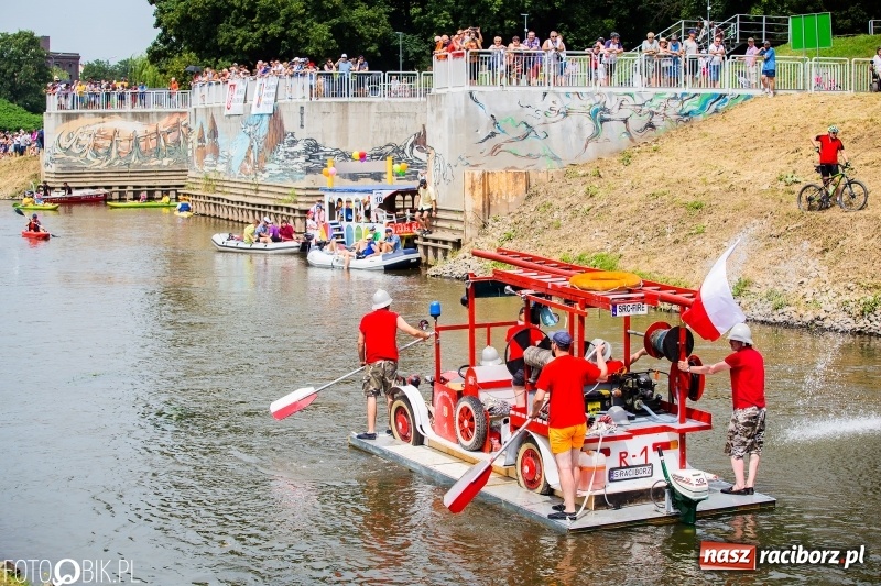 Zdjęcie w galerii na portalu naszraciborz.pl: Morsy spacerkiem, reszta powiosłuje albo włączy silniki. Skąd ruszy 22. Pływadło? wiadomości z regionu