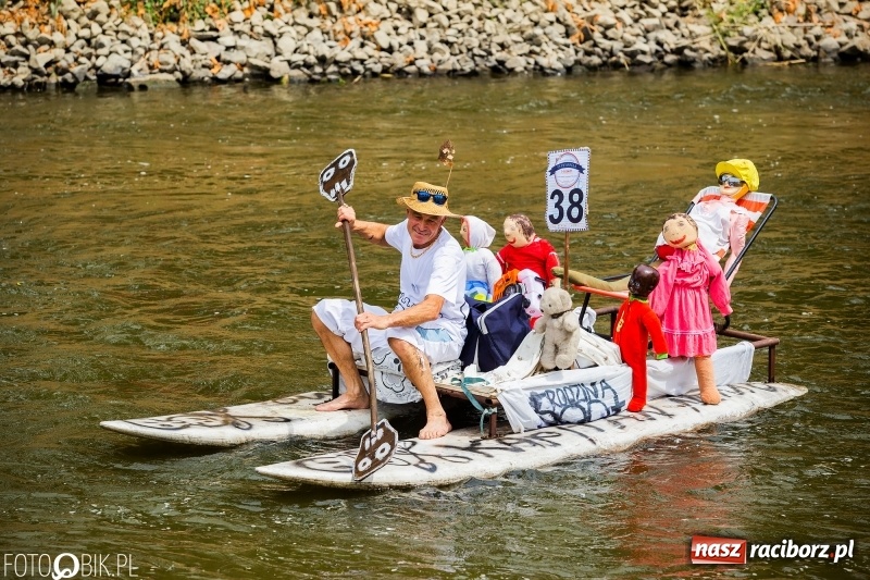 Zdjęcie w galerii na portalu naszraciborz.pl: Morsy spacerkiem, reszta powiosłuje albo włączy silniki. Skąd ruszy 22. Pływadło? wiadomości z regionu