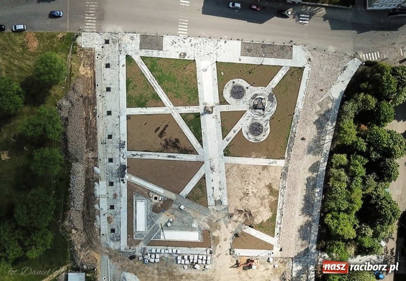 Zdjęcie w galerii na portalu naszraciborz.pl: Zobaczcie jak pięknieje rynek w Kietrzu [FOTO] wiadomości z regionu