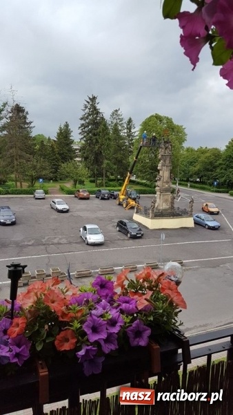 Zdjęcie w galerii na portalu naszraciborz.pl: Zobaczcie jak pięknieje rynek w Kietrzu [FOTO] wiadomości z regionu