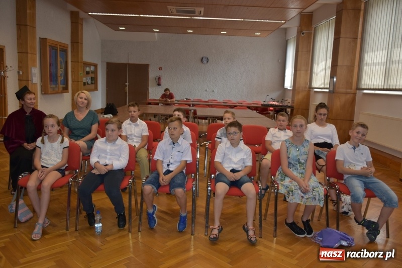 Zdjęcie w galerii na portalu naszraciborz.pl: Najmłodsi studenci zakończyli rok akademicki  wiadomości z regionu