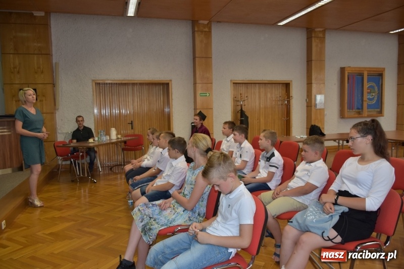 Zdjęcie w galerii na portalu naszraciborz.pl: Najmłodsi studenci zakończyli rok akademicki  wiadomości z regionu