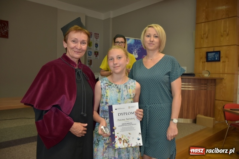 Zdjęcie w galerii na portalu naszraciborz.pl: Najmłodsi studenci zakończyli rok akademicki  wiadomości z regionu