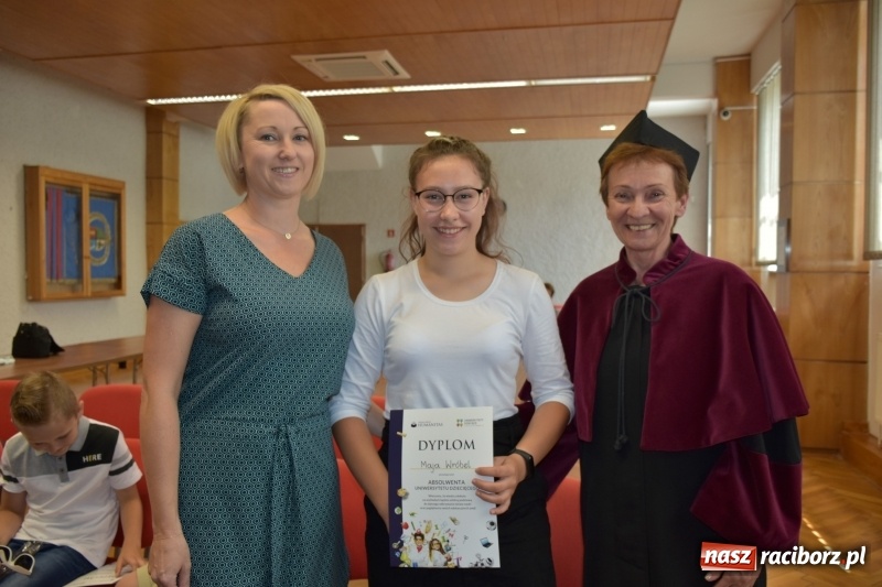 Zdjęcie w galerii na portalu naszraciborz.pl: Najmłodsi studenci zakończyli rok akademicki  wiadomości z regionu