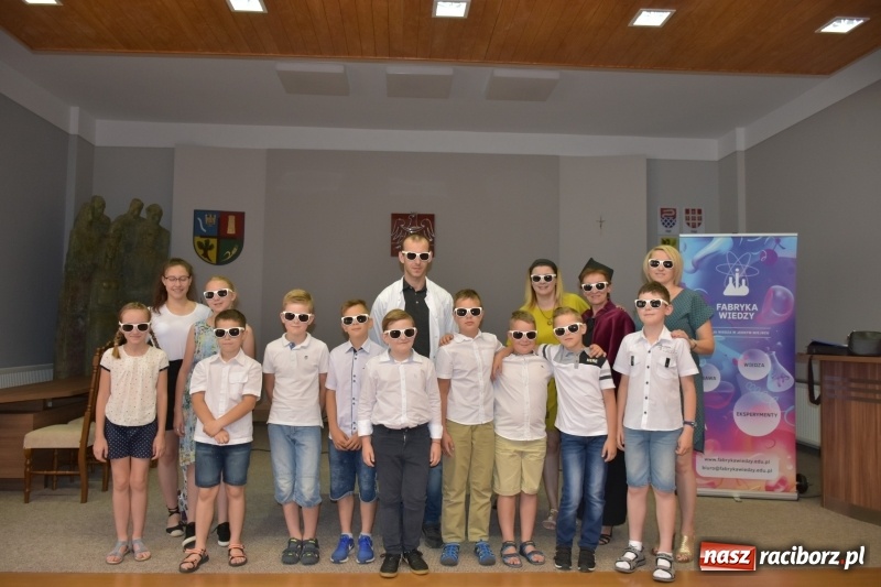 Zdjęcie w galerii na portalu naszraciborz.pl: Najmłodsi studenci zakończyli rok akademicki  wiadomości z regionu