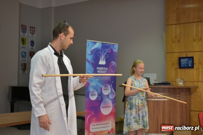 Zdjęcie w galerii na portalu naszraciborz.pl: Najmłodsi studenci zakończyli rok akademicki  wiadomości z regionu