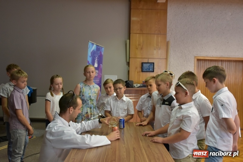 Zdjęcie w galerii na portalu naszraciborz.pl: Najmłodsi studenci zakończyli rok akademicki  wiadomości z regionu