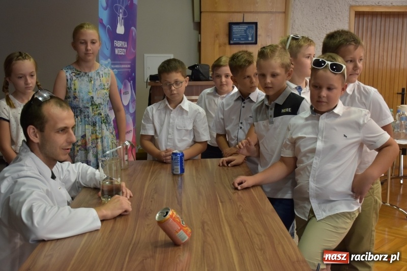 Zdjęcie w galerii na portalu naszraciborz.pl: Najmłodsi studenci zakończyli rok akademicki  wiadomości z regionu