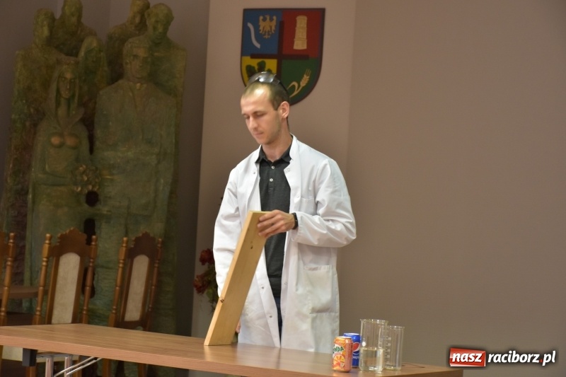 Zdjęcie w galerii na portalu naszraciborz.pl: Najmłodsi studenci zakończyli rok akademicki  wiadomości z regionu