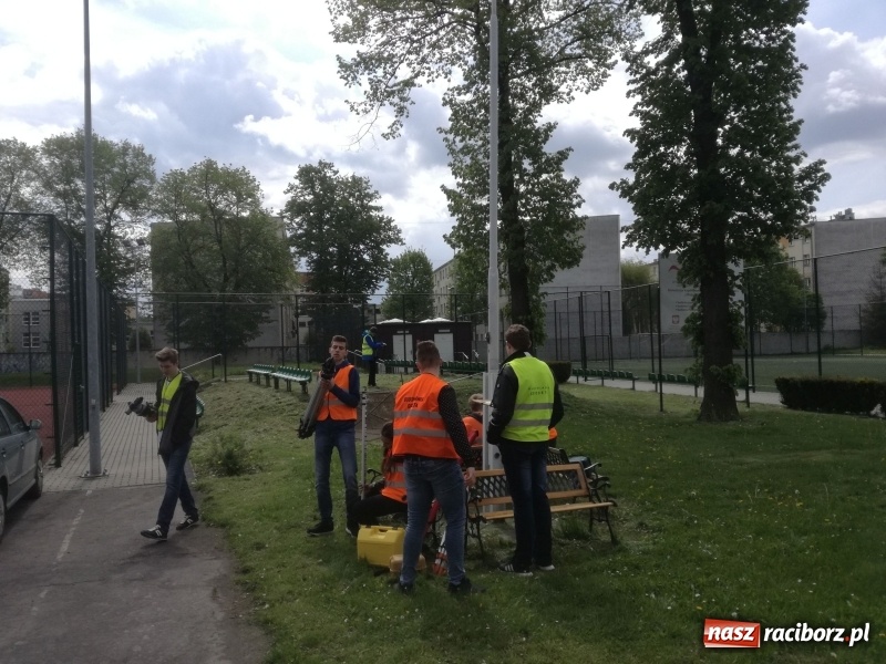 Zdjęcie w galerii na portalu naszraciborz.pl: Nowe wyzwanie GISowanie, czyli geodeci CKZiU nr 1 w akcji  wiadomości z regionu