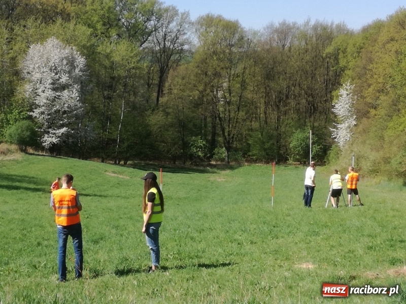 Zdjęcie w galerii na portalu naszraciborz.pl: Nowe wyzwanie GISowanie, czyli geodeci CKZiU nr 1 w akcji  wiadomości z regionu