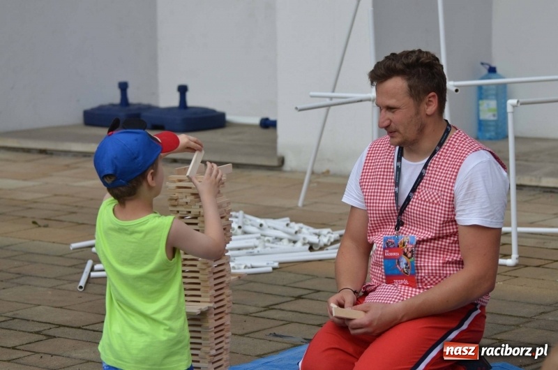 Zdjęcie w galerii na portalu naszraciborz.pl: Dni Raciborza. Ciocia Klocia, Ferajna Berniego i orkiestra Plania wiadomości z regionu