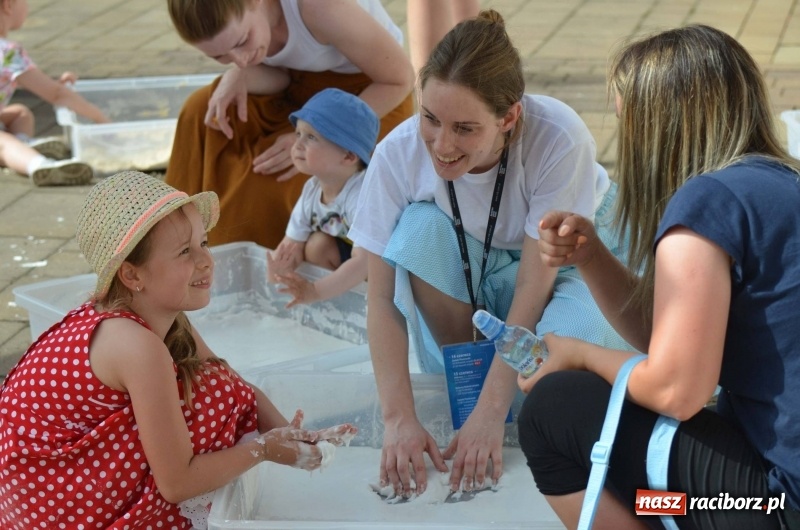 Zdjęcie w galerii na portalu naszraciborz.pl: Dni Raciborza. Ciocia Klocia, Ferajna Berniego i orkiestra Plania wiadomości z regionu