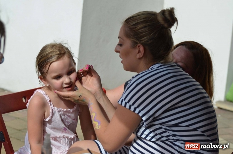Zdjęcie w galerii na portalu naszraciborz.pl: Dni Raciborza. Ciocia Klocia, Ferajna Berniego i orkiestra Plania wiadomości z regionu