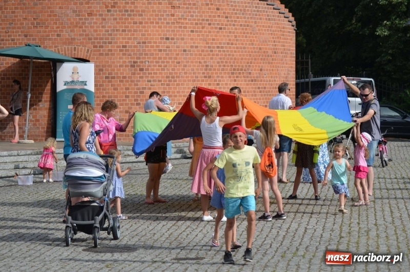 Zdjęcie w galerii na portalu naszraciborz.pl: Dni Raciborza. Ciocia Klocia, Ferajna Berniego i orkiestra Plania wiadomości z regionu
