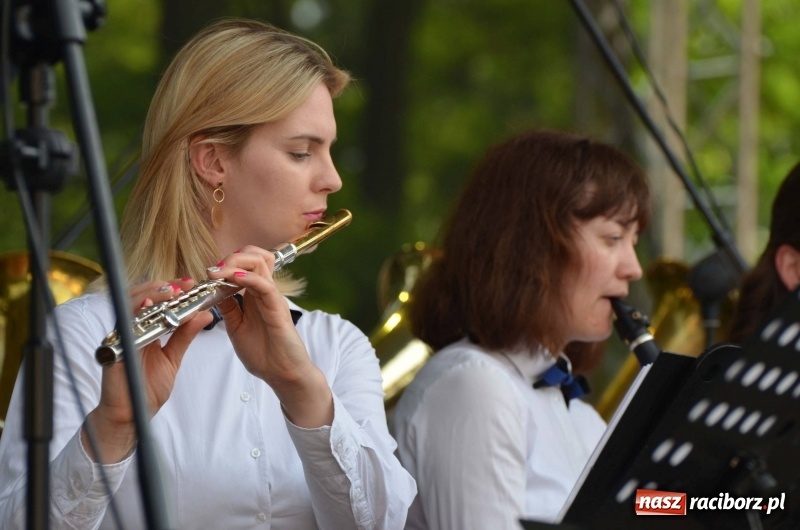 Zdjęcie w galerii na portalu naszraciborz.pl: Dni Raciborza. Ciocia Klocia, Ferajna Berniego i orkiestra Plania wiadomości z regionu