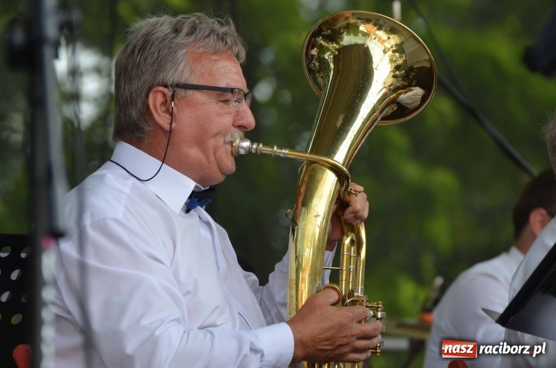 Zdjęcie w galerii na portalu naszraciborz.pl: Dni Raciborza. Ciocia Klocia, Ferajna Berniego i orkiestra Plania wiadomości z regionu