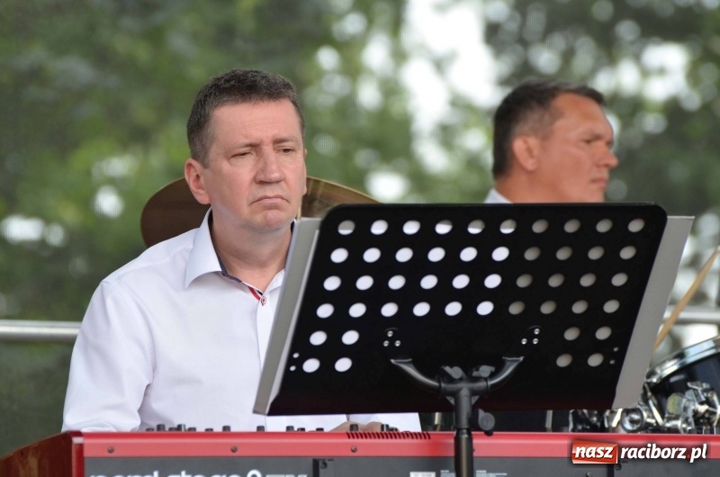 Zdjęcie w galerii na portalu naszraciborz.pl: Dni Raciborza. Ciocia Klocia, Ferajna Berniego i orkiestra Plania wiadomości z regionu