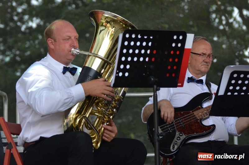 Zdjęcie w galerii na portalu naszraciborz.pl: Dni Raciborza. Ciocia Klocia, Ferajna Berniego i orkiestra Plania wiadomości z regionu