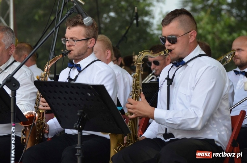 Zdjęcie w galerii na portalu naszraciborz.pl: Dni Raciborza. Ciocia Klocia, Ferajna Berniego i orkiestra Plania wiadomości z regionu