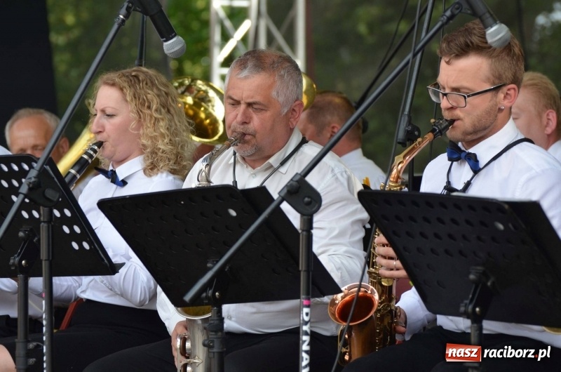 Zdjęcie w galerii na portalu naszraciborz.pl: Dni Raciborza. Ciocia Klocia, Ferajna Berniego i orkiestra Plania wiadomości z regionu