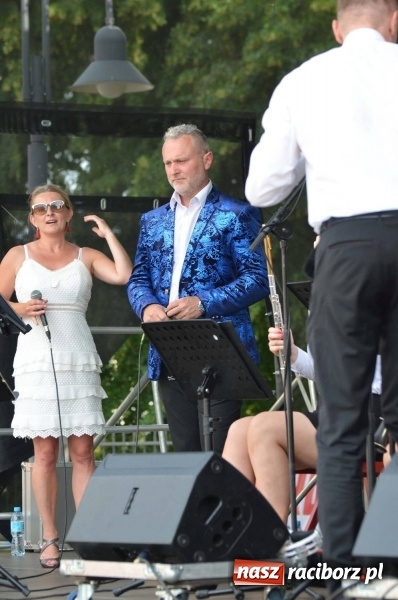 Zdjęcie w galerii na portalu naszraciborz.pl: Dni Raciborza. Ciocia Klocia, Ferajna Berniego i orkiestra Plania wiadomości z regionu