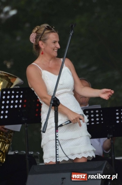 Zdjęcie w galerii na portalu naszraciborz.pl: Dni Raciborza. Ciocia Klocia, Ferajna Berniego i orkiestra Plania wiadomości z regionu